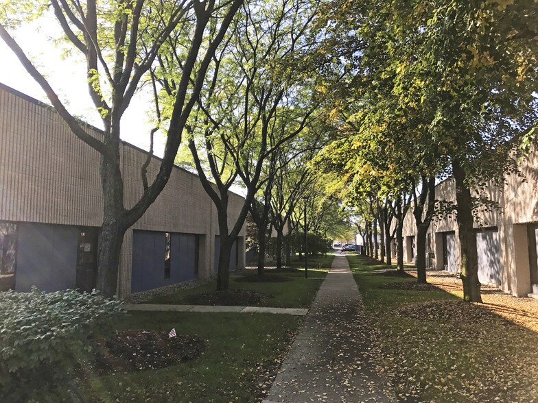 More Photos Of 14115 Farmington Rd, Livonia Unknown For Lease