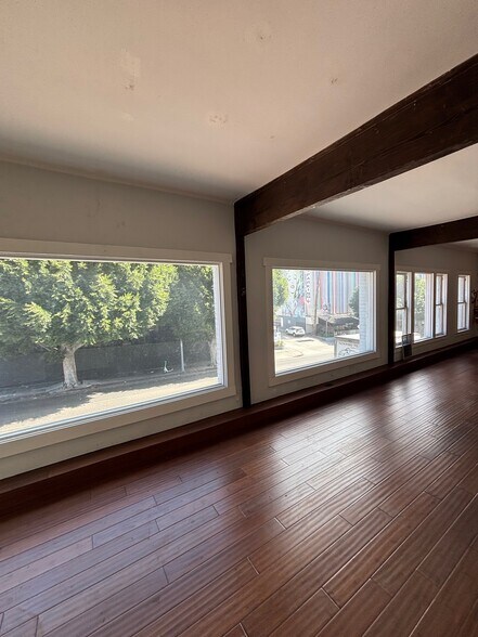 More Photos Of 1645 N La Brea Ave, Los Angeles Storefront Retail Office For Lease