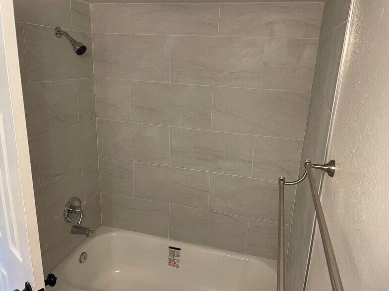 More Photos Of 129 Wellington St, Fountain Apartments For Sale