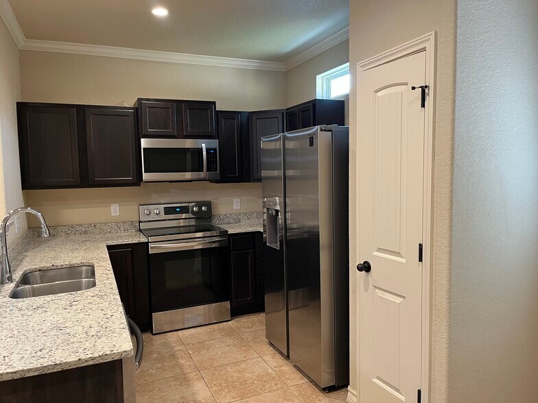 More Photos Of 6414 Luglio Ln, San Antonio Apartments For Sale