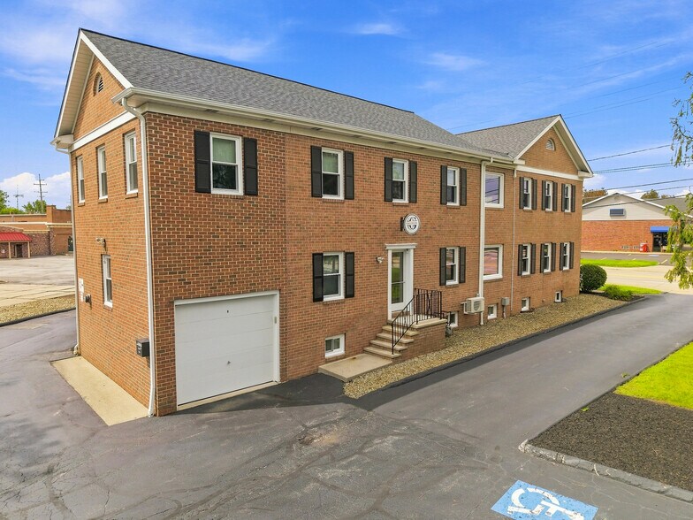 More Photos Of 33610 Solon Rd, Solon Office For Sale