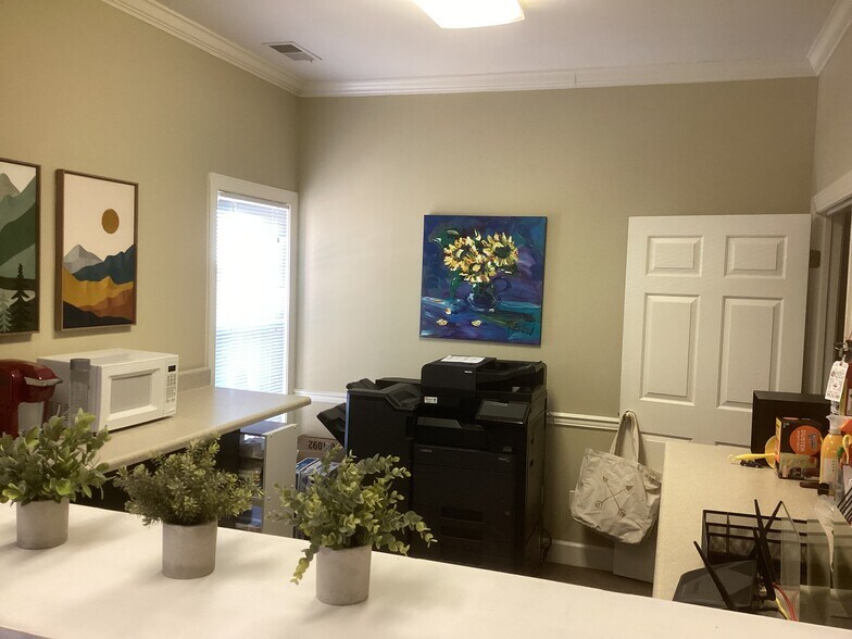 More Photos Of 2990 Bethesda Pl, Winston-Salem Office For Sale