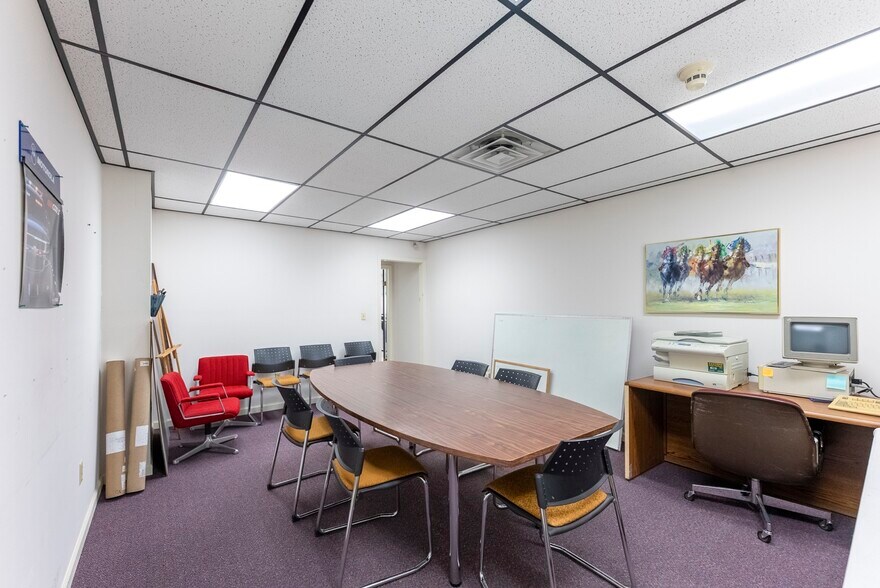 More Photos Of 447 Broadway, Ulster Park Office For Sale