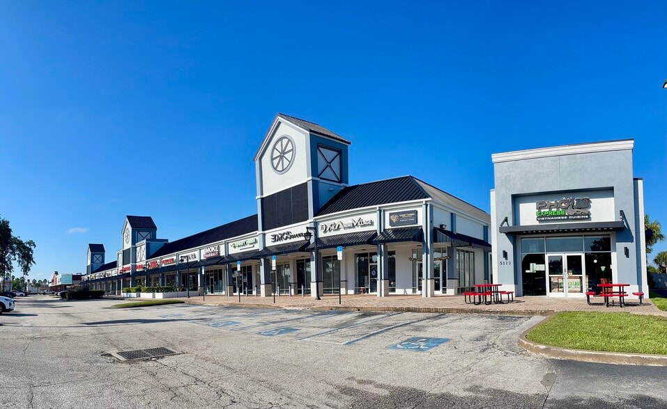 More Photos Of 5135 International Dr, Orlando Unknown For Lease