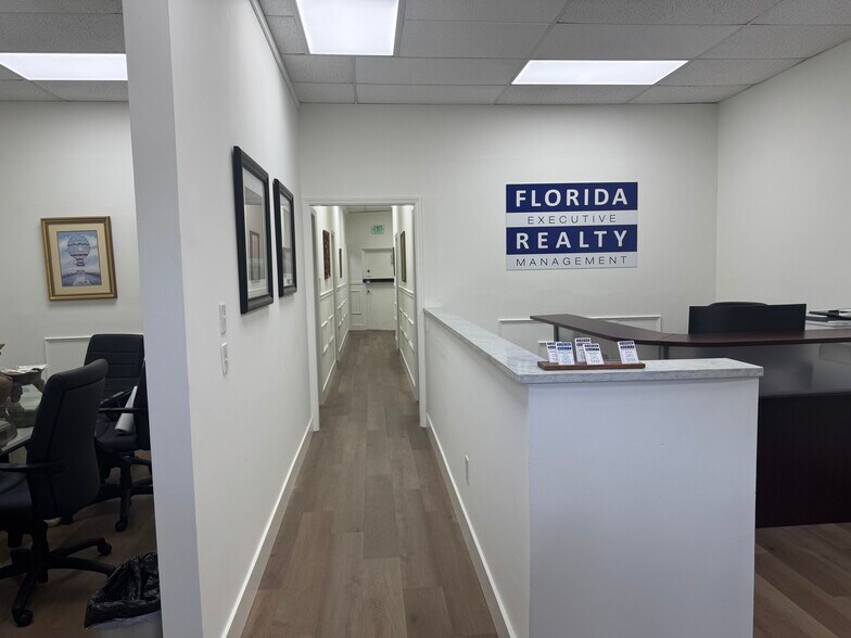 More Photos Of 1001 W Jasmine Dr, West Palm Beach Storefront Retail Office For Sale