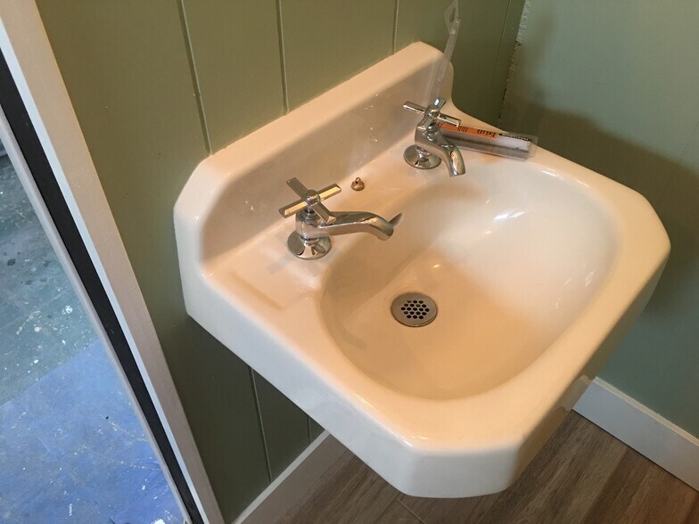 More Photos Of 541-549 Pine St, Burlington Storefront Retail Residential For Sale