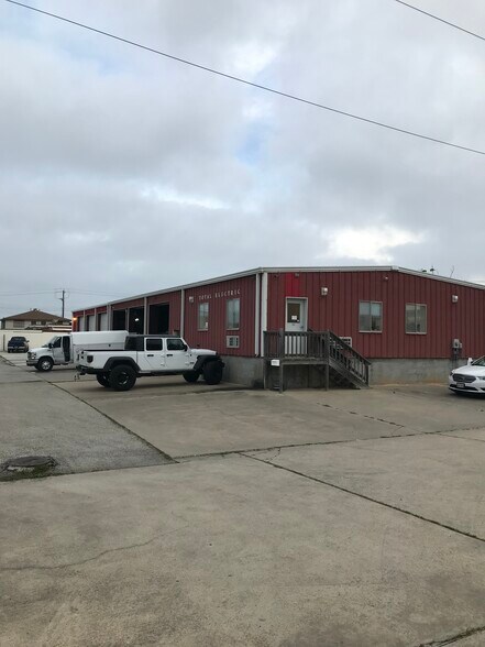 More Photos Of 3614 Alice St, Galveston Distribution For Sale