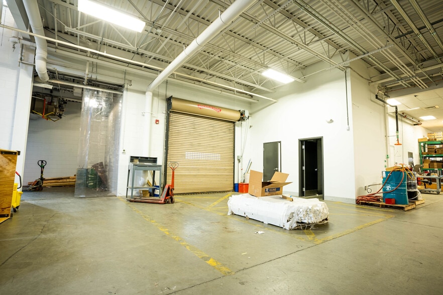 More Photos Of 43 Old Ridgebury Rd, Danbury Light Manufacturing For Lease