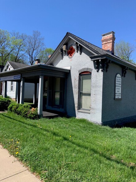 More Photos Of 635 N Broadway, Lexington Office For Sale