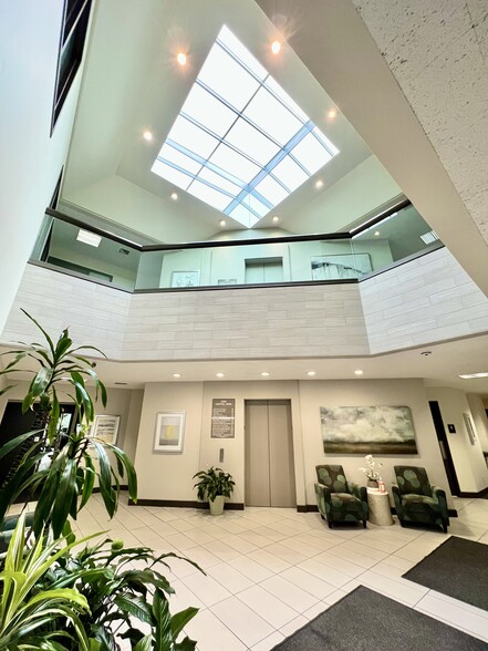 More Photos Of 9700 SW Capitol Hwy, Portland Office For Lease