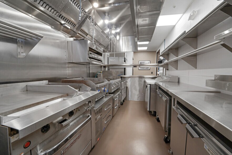 More Photos Of 30 N Main St, Fond Du Lac Restaurant For Sale