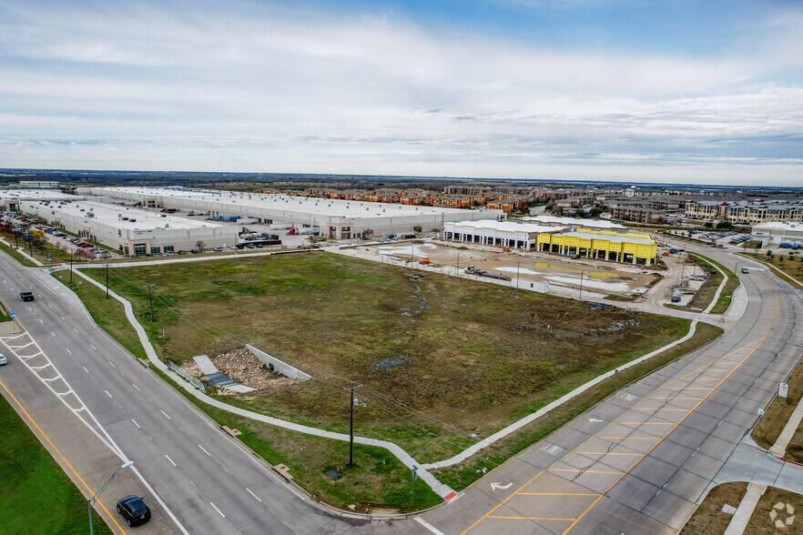 More Photos Of 2601 TX-121, Lewisville Showroom For Sale