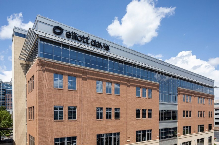 More Photos Of 200 E Broad St, Greenville Office For Lease