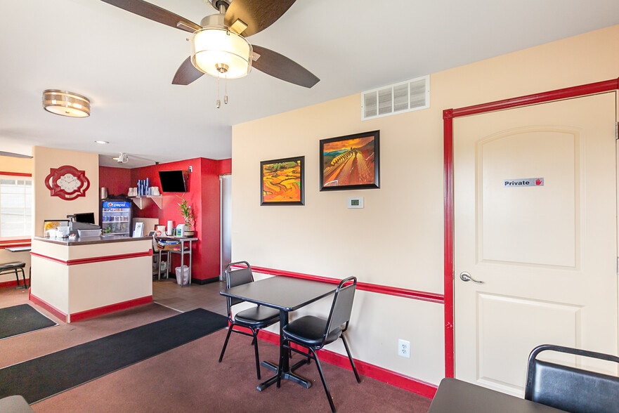 More Photos Of 9743 N Greenville Rd, Lakeview Restaurant For Sale