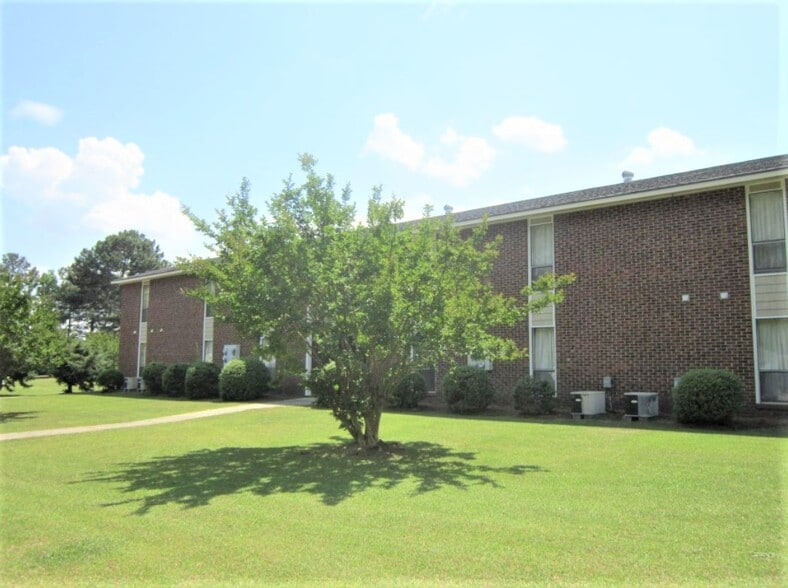 More Photos Of 6535 Summertime Apartments, 6535 Jeffrey Dr, Fayetteville Apartments For Sale