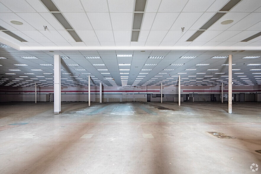 More Photos Of 2120 HWY 19 N, Meridian Freestanding For Sale