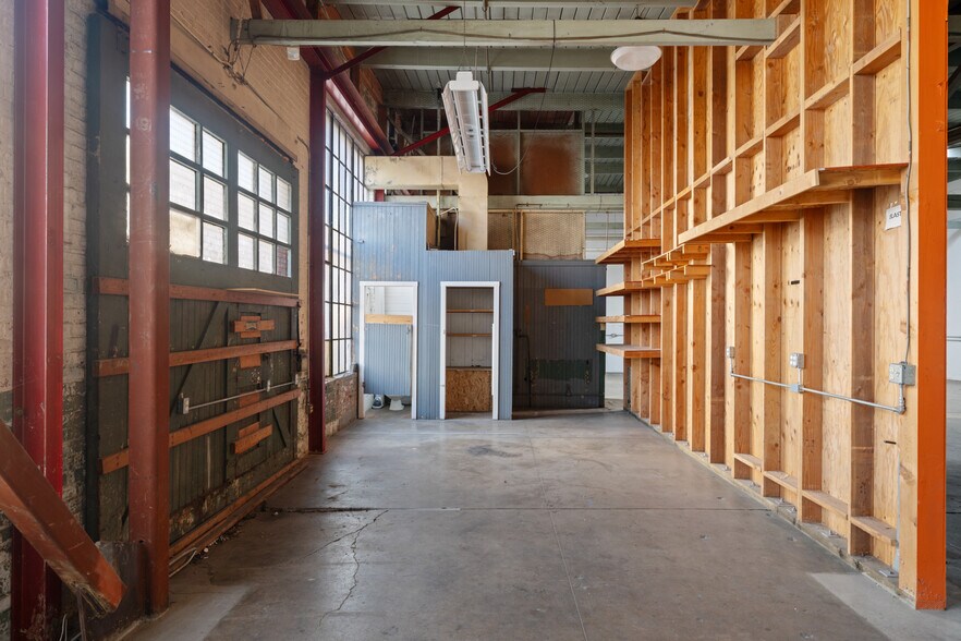 More Photos Of 4512-4514 Hollis St, Emeryville Warehouse For Lease