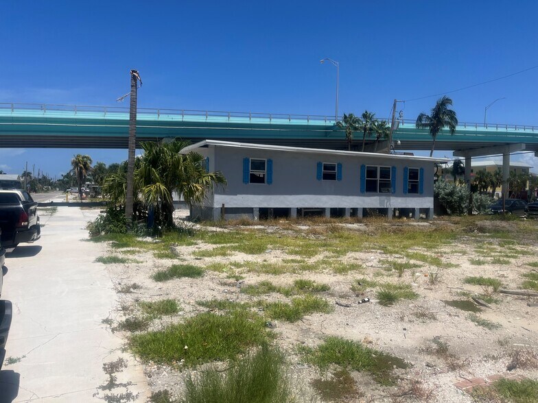 More Photos Of 1039 3rd St, Fort Myers Apartments For Sale