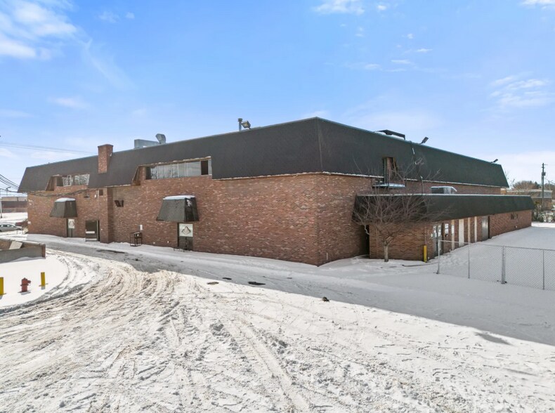 More Photos Of 6014-6015 E 10 Mile Rd, Warren Specialty For Sale