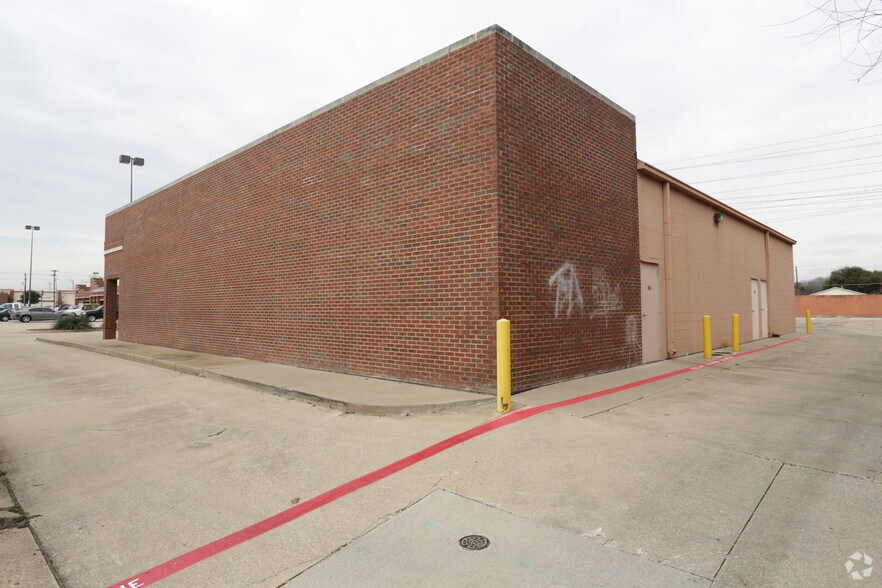 More Photos Of 2011 W Spring Creek Pky, Plano Storefront For Lease