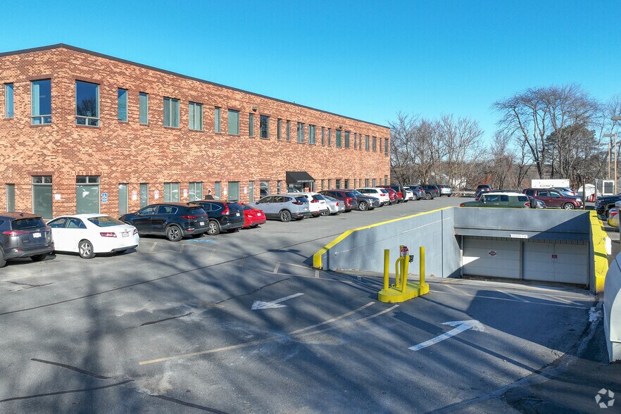 More Photos Of 421 Merrimack St, Methuen Medical For Lease