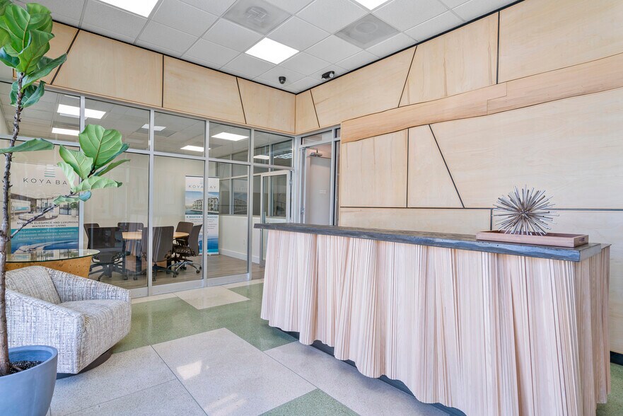 More Photos Of 2404 Hollywood Blvd, Hollywood Loft Creative Space For Lease