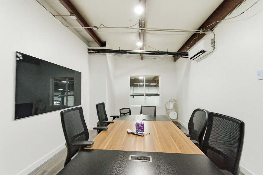More Photos Of 1657 N State St, Lehi Manufacturing For Sale