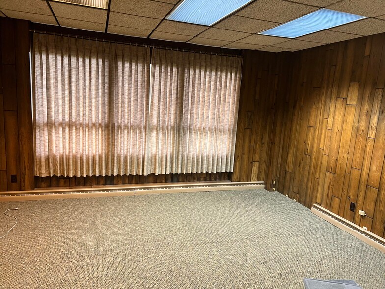More Photos Of 4105 Dixie Ave, Wausau Office For Sale