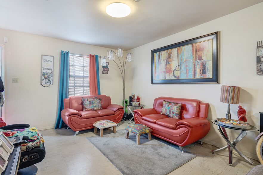 More Photos Of 1500 Norman Bauer Dr, Franklin Multifamily For Sale