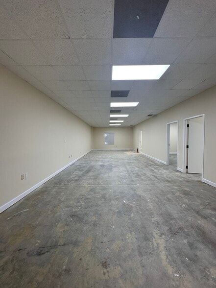 More Photos Of 3721 Lynn Rd, Raleigh Unknown For Lease