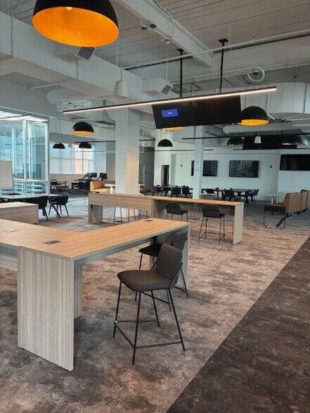 More Photos Of 55-95 West St, Walpole Research And Development For Lease