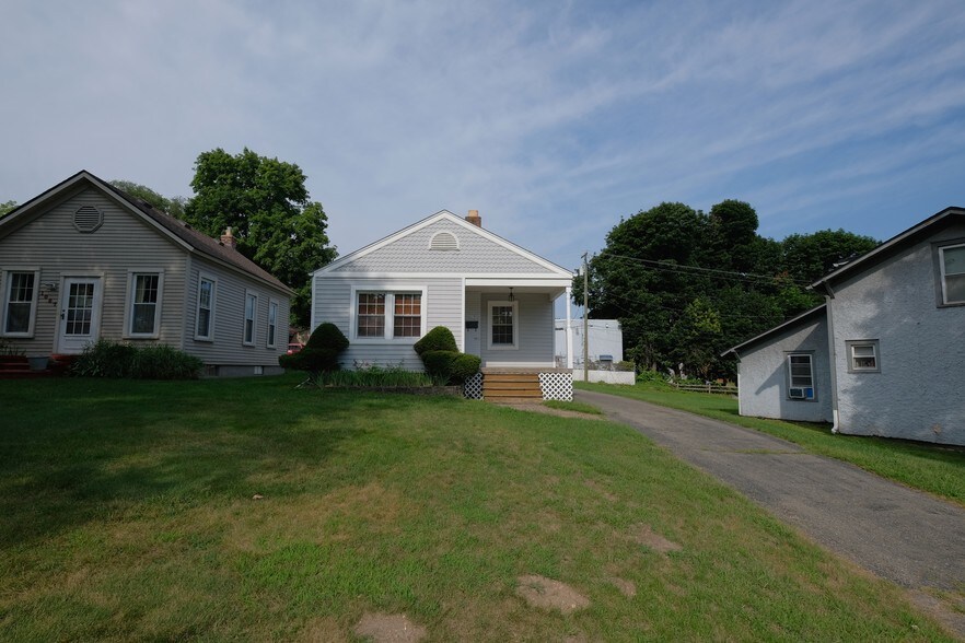 More Photos Of 1100 Starkweather St, Plymouth Freestanding For Lease