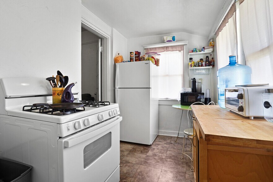 More Photos Of 1207 E Rio Grande Ave, El Paso Apartments For Sale
