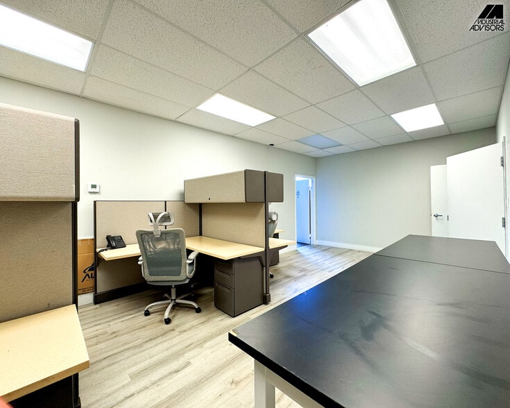 More Photos Of 4101 SW 47th Ave, Davie Flex For Lease