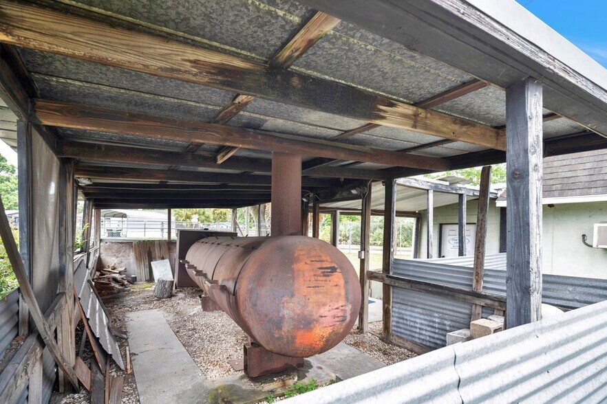 More Photos Of 3101 N Orange Blossom Trl, Zellwood Restaurant For Sale
