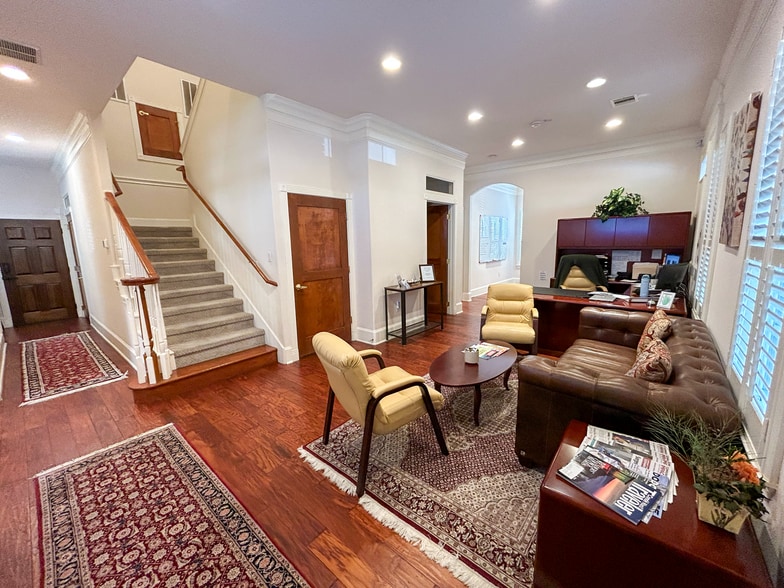 More Photos Of 7 Grogans Park Dr, Spring Loft Creative Space For Sale