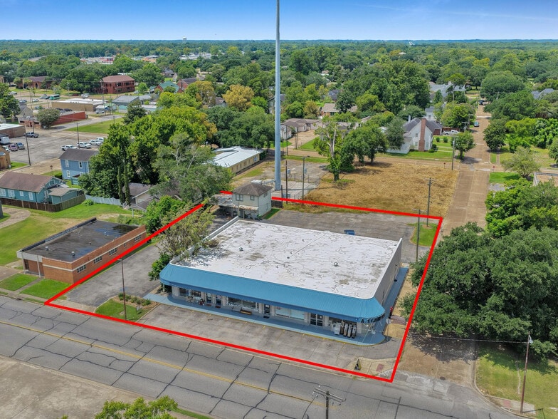 More Photos Of 617 Main St, Liberty Storefront Retail Office For Sale