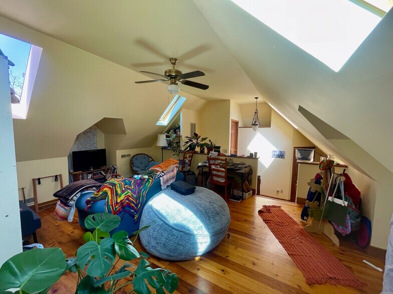 More Photos Of 124 Bank St, Grass Valley Restaurant For Sale