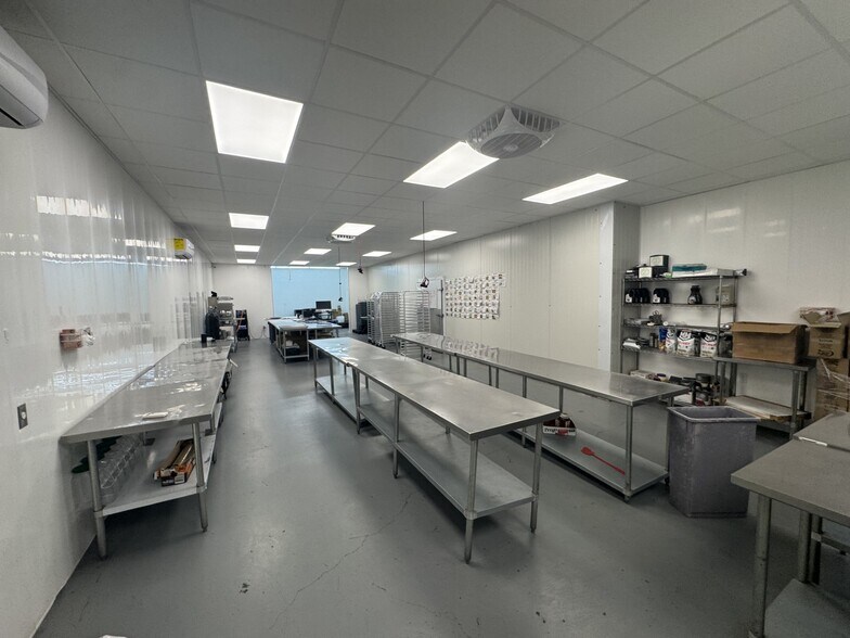 More Photos Of 3102 S Ruby Ave, Gonzales Light Distribution For Lease