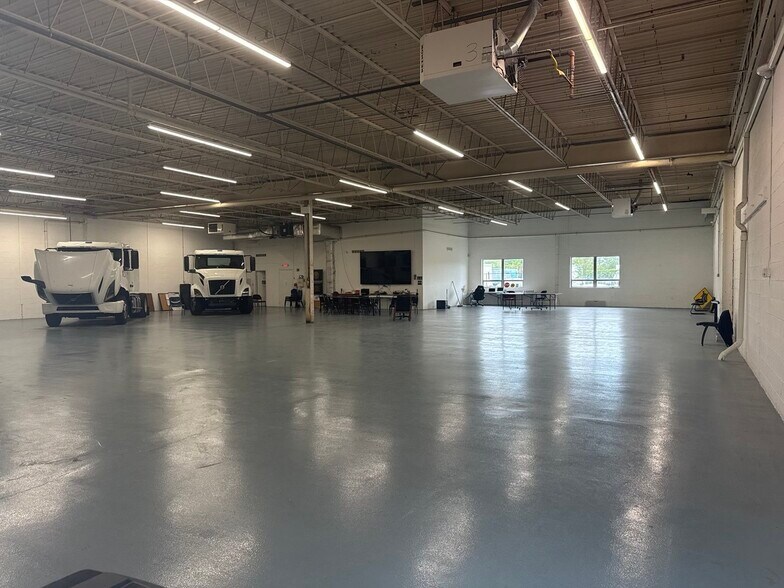More Photos Of 835 Industrial Hwy, Cinnaminson Light Manufacturing For Lease