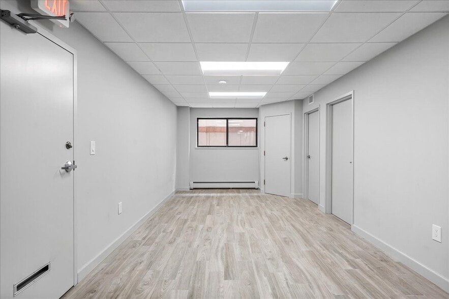 More Photos Of 2039 Palmer Ave, Larchmont Medical For Lease