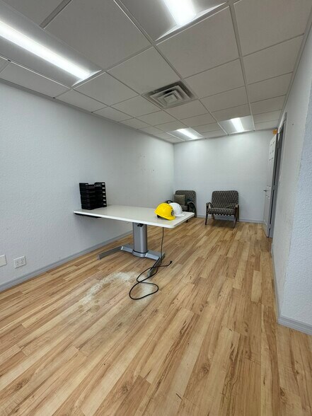 More Photos Of 3111 Fortune Way, Wellington Warehouse For Lease