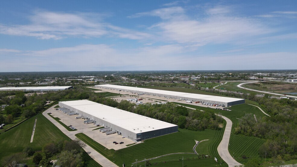 More Photos Of 4950 NE 29th St, Des Moines Warehouse For Lease