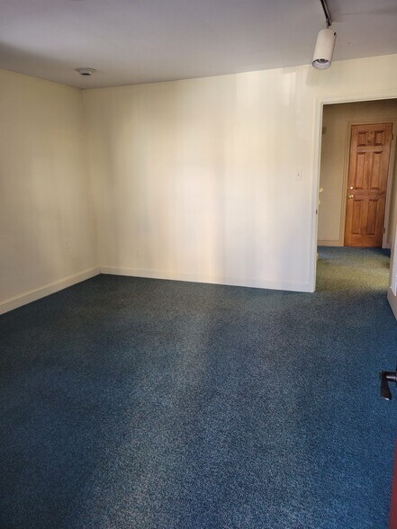 More Photos Of 201 Brookes Ave, Gaithersburg Office For Lease