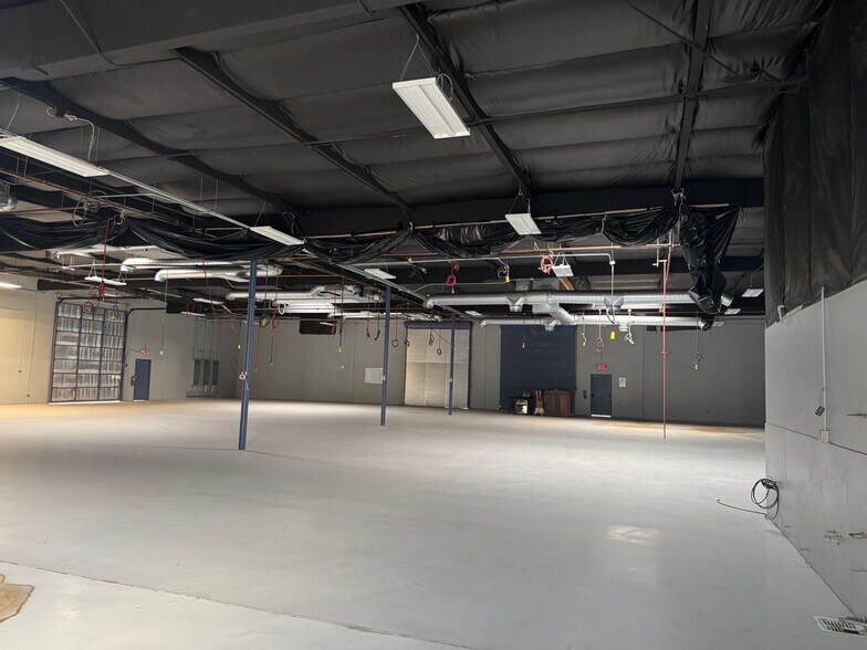 More Photos Of 2665 S La Luna, Goodyear Warehouse For Sale