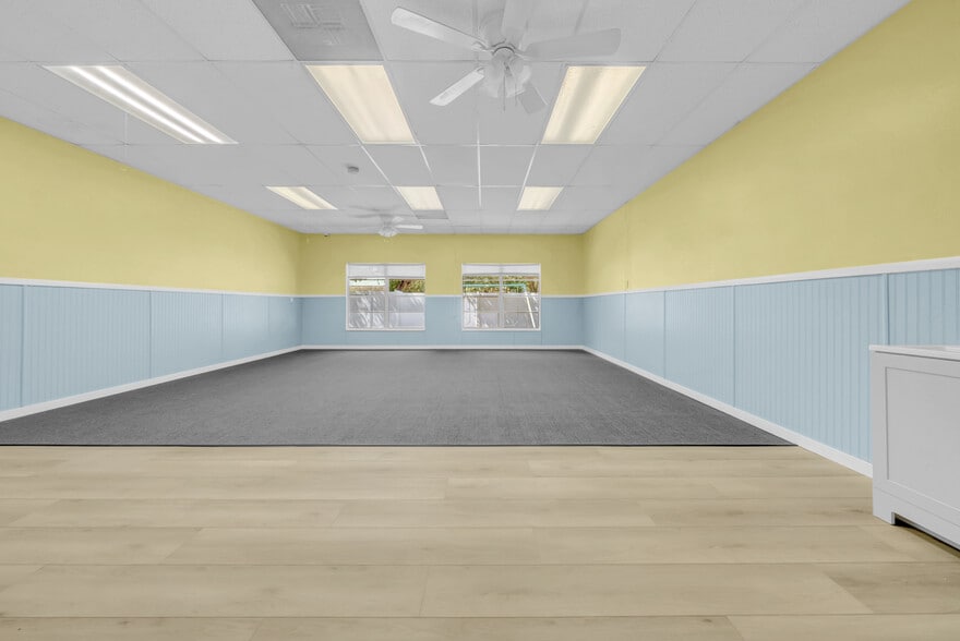 More Photos Of 1419 Sunset Point Rd, Clearwater Office For Sale