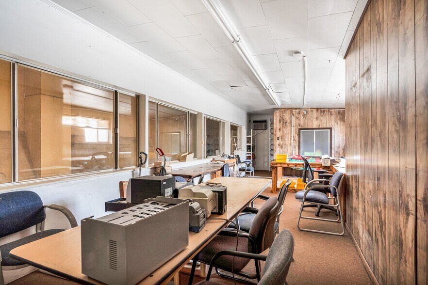 More Photos Of 1630 E Main St, Canon City General Retail For Sale