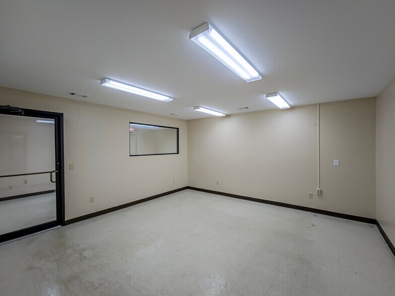 More Photos Of 2773 Marshall Dr, Tifton Warehouse For Sale