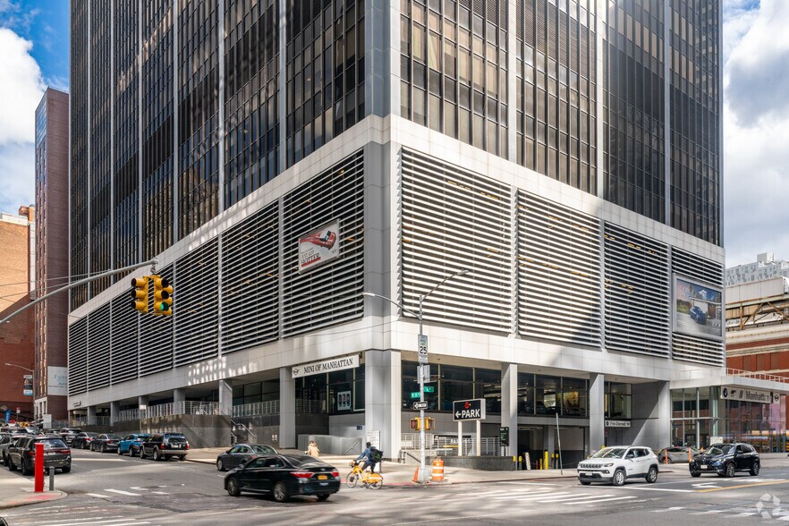 More Photos Of 555 W 57th St, New York Office For Lease