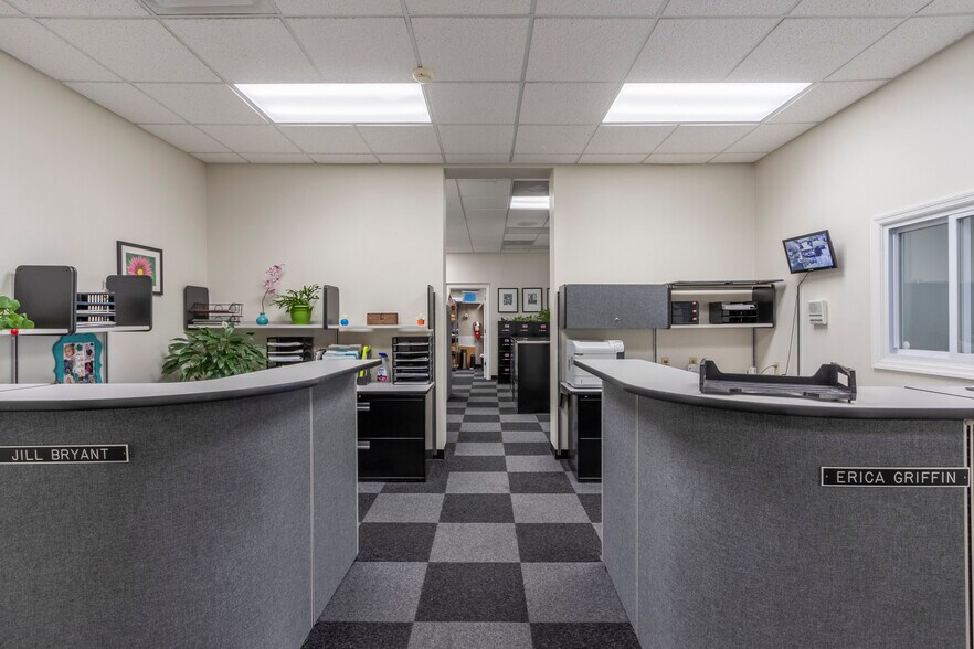 More Photos Of 5095 Crookshank Rd, Cincinnati Light Manufacturing For Sale